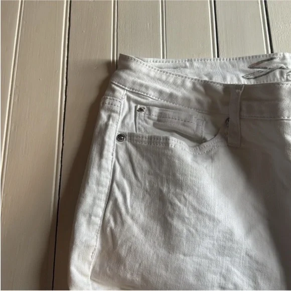 Seven7 Jeans Sunset Bermuda Shorts White Size 10 - Picture 2 of 7